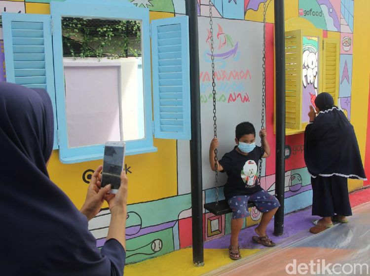 Potret Kue Taripang dan Spot Foto Selfie Baru di Makassar