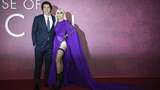 7 Gaya Seksi Lady Gaga Bergaun Menerawang di Karpet Merah House of Gucci