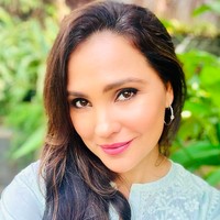 Dia mengunggah video klarifikasi di media sosialnya. Lara Dutta mengatakan bahwa profil yang ada di aplikasi kencan tersebut palsu. Ya, Lara Dutta menjadi korban catfishing. Foto: dok. Instagram/@larabhupathi