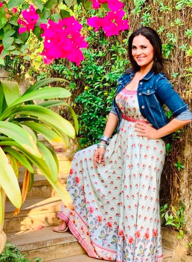 Lara Dutta diketahui sudah menikah dengan atlet tenis Mahesh Bhupathi pada 2011. Setelah dia dibanjiri dengan pertanyaan dan sindiran dari netizen, akhirnya Lara Dutta angkat bicara. Foto: dok. Instagram/@larabhupathi