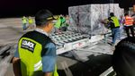 Momen Logistik WSBK Diturunkan dari Pesawat Jumbo di Bandara Lombok