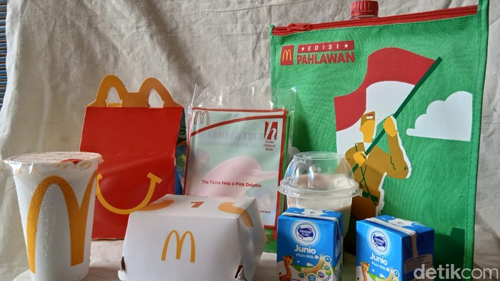 Peringati Hari Pahlawan, Ada 6 Sosok Pahlawan di Paket Fried Chicken Ini