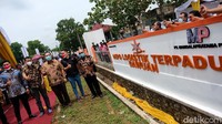 Tommy Soeharto foto bersama usai launching rest area 4.0.