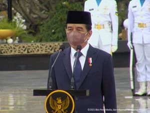 Jokowi Pimpin Upacara Hari Pahlawan di TMP Kalibata