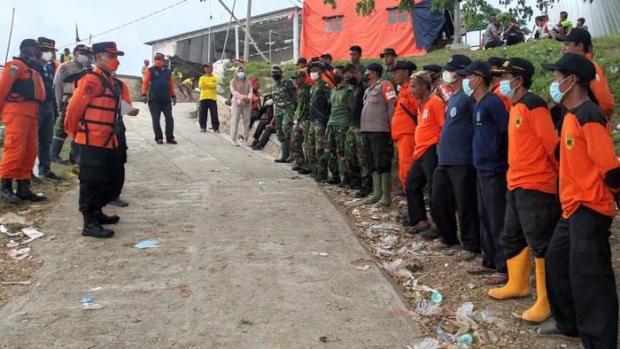 Proses pencarian korban perahu tenggelam berakhir, keluarga tetap berharap nantinya jazad mereka bisa ditemukan