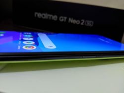 Unboxing Realme GT Neo 2, Warna Imut Tapi Speknya Gahar
