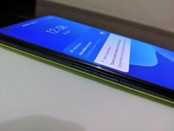 Unboxing Realme GT Neo 2, Warna Imut Tapi Speknya Gahar