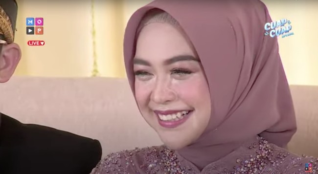 Sebelumnya Ria Ricis dan Teuku Ryan sendiri sudah terlihat beberapa kali melakukan sesi pemotretan prewedding. Rencananya Ricis dan Ryan akan menikah pada 12 November 2021. Foto: YouTube/MOP Channel