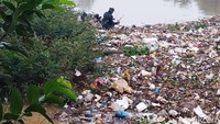 Tumpukan sampah ini menimbulkan bau tidak sedap. 
