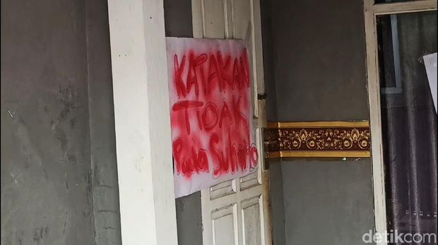 Satu keluarga di Kabupaten Bandung diusir warga.