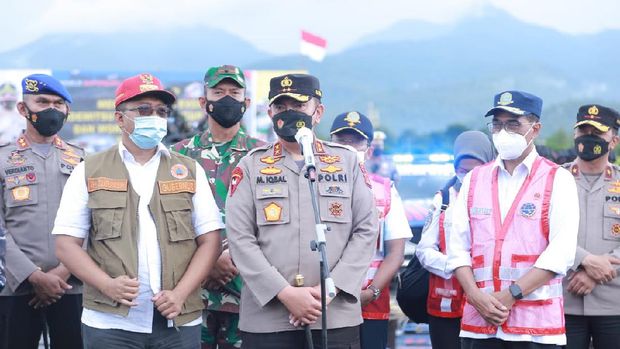 Simulasi penanganan gangguan kamtibmas jelang WSBK 2021 di Mandalika, NTB.