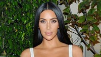 Banyak orang tak menyangka kalau Kim Kardashian tidak mengonsumsi minuman alkohol. Hal ini disampaikan adiknya, Khloe Kardashian. Kimberly tidak minum alkohol sama sekali. Hamil atau tidak, dia tak pernah menyukainya, kata Khloe.