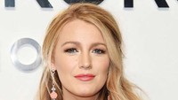 Blake Lively mulai dikenal lewat serial Gossip Girl. Pada 2012, istri Ryan Reynolds ini mengatakan dalam sebuah wawancara bahwa dirinya tidak minum alkohol dan tidak pernah menyentuh narkoba. Itu hanya sesuatu yang benar-benar tidak bikin saya tertarik, katanya.