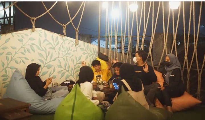 5 Konsep Kafe Outdoor yang Lagi Viral, Semuanya Instagramable!