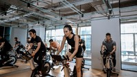 Tak hanya beragam fasilitas gym premium, peralatan weight training yang lengkap, variasi kelas workout seperti Zumba, Yoga, Pound Fit, Cycling, dan berbagai kelas lainnya juga tersaji lengkap disini.