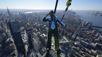 Tiket City Climb seharga US$185 (sekitar Rp2,6 juta) per orang, dan termasuk masuk tiket masuk ke Edge dan video selama pendakian. 