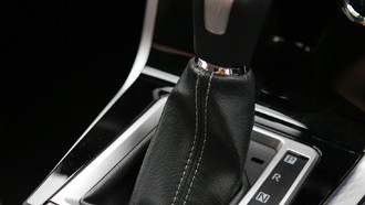 Cara Nyetir Mobil Matic di Tanjakan Curam