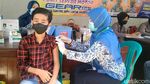 Vaksin COVID-19 di Sini Greget Banget, Sudah Gratis Dapat Motor Pula