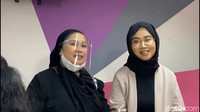 Mayang Lucyana Fitri, tak tinggal bersama dengan Vanessa Angel. Usianya beda 10 tahun dengan Vanessa Angel. Foto: Hanif/detikHOT