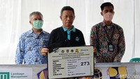 Meski secara umum proses pembayaran berjalan lancar, namun Andri mengakui masih ada sedikit kendala terkait lahan yang masih bersengketa. Pihaknya berharap agar semua masalah yang ada bisa diselesaikan dengan baik dan pembangunan Bendungan Bener bisa segera selesai.