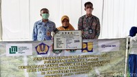 Proses pemberian UGR dilaksanakan di Kantor PP Resort Office PT PP, Desa Karangsari, Kecamatan Bener, Purworejo. Guna menghindari kerumunan dan mencegah penularan COVID-19, ratusan warga pemilik bidang tanah terdampak pembangunan Bendungan Bener yang telah mencapai mufakat menerima pembayaran UGR selama dua hari sejak Selasa (9/11) dan hari ini Rabu (10/11/2021).