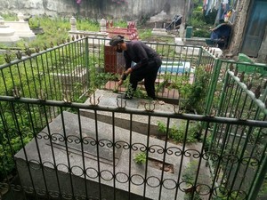 Jarang Dikunjungi Peziarah, Makam Guru WR Supratman di Tulungagung Tak Terurus