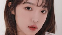 Namun hingga kini, masih belum diketahui kapan pastinya Choi Ye Na bakal debut solo. Foto: (dok. Yue Hua Entertainment)