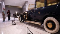 Tak hanya memamerkan beragam kendaraan antik yang dibuat pada awal abad ke-20, museum itu juga memamerkan kereta kuda mewah yang dibuat pada pertengahan abad ke-18. 