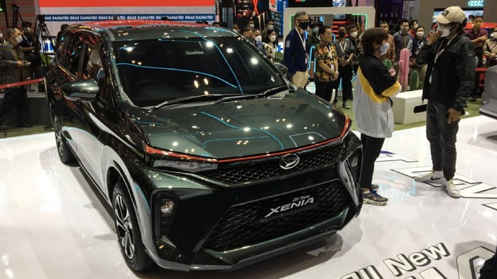 Daihatsu xenia baru di ruang pamer Gaikindo Indonesia Internasional Auto Show (GIIAS) 2021 di Indonesia Convention Exhibition (ICE) BSD, Serpong, Tangerang, Banten,