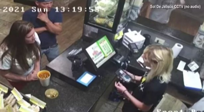 Disiram Kuah Panas Bikin Heboh! Wanita Siram Kuah Panas ke Pekerja Resto Hanya Karena Ini
