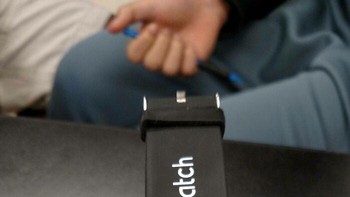 iWatch bukan Apple Watch. Foto: Boredpanda