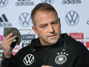 Sule Positif COVID-19, Hansi Flick Minta Pemain Jerman Divaksinasi