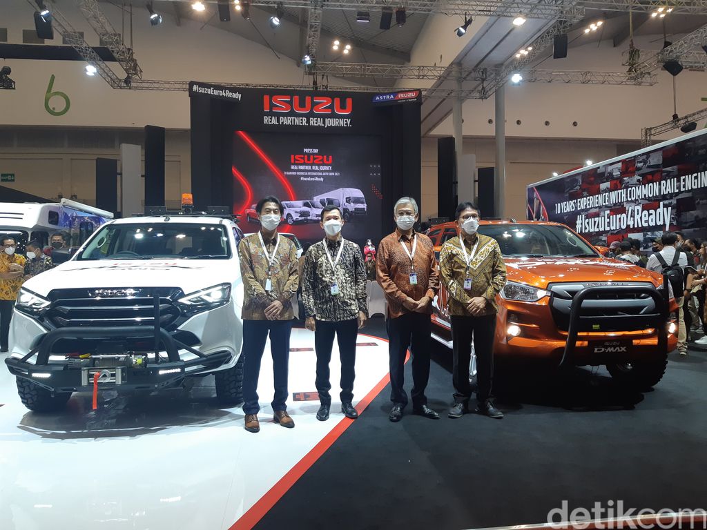 Isuzu luncurkan dua mobil baru di GIIAS 2021, All New MU-X 4X4 dan D-Max