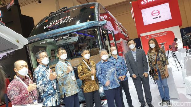 Kerjasama Hino dan Tentrem Lahirkan Bus dengan Bodi Aluminium di GIIAS 2021