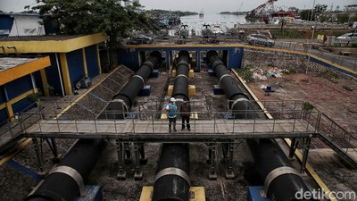 PLN Cek Kesiapan Rumah Pompa Waduk Pluit Hadapi Musim Hujan