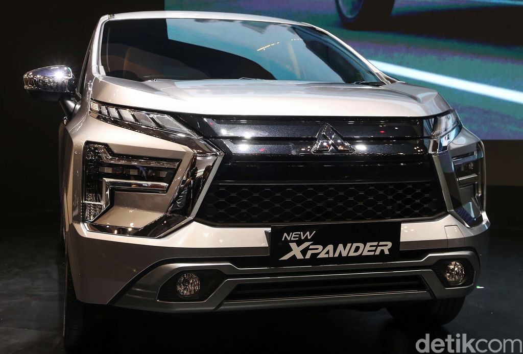 Mitsubishi New Xpander dan New Xpander Cross mejeng di GIIAS 2021. PT Mitsubishi Motors Krama Yudha Sales Indonesia (MMKSI) juga meresmi harga keduanya.