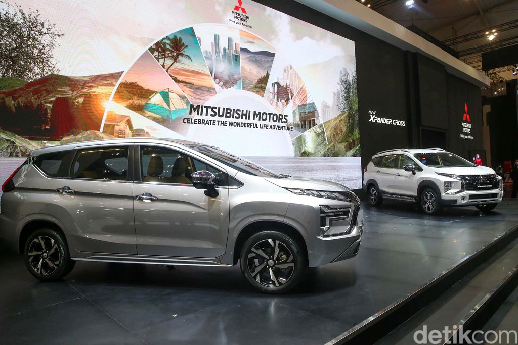 Mitsubishi New Xpander dan New Xpander Cross mejeng di GIIAS 2021. PT Mitsubishi Motors Krama Yudha Sales Indonesia (MMKSI) juga meresmi harga keduanya.