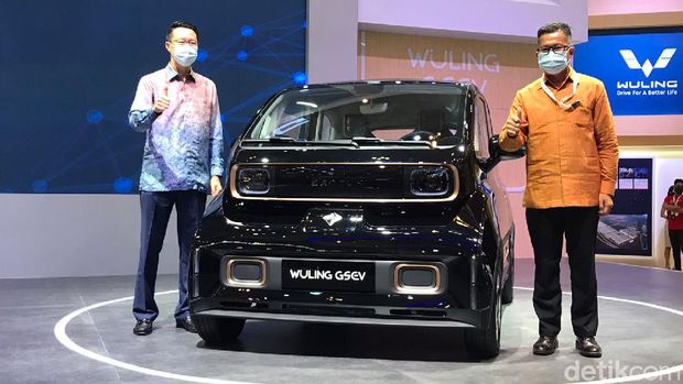 Tepat pada ajang Gaikindo Indonesia International Auto Show (GIIAS) 2021 Wuling Motors kembali memperkenalkan mobil listrik murah mereka yang disapa Wuling Hongguang EV Maracon.