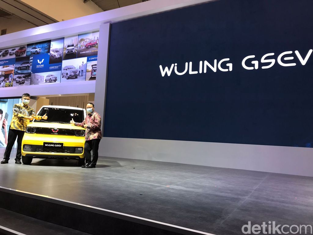 Tepat pada ajang Gaikindo Indonesia International Auto Show (GIIAS) 2021 Wuling Motors kembali memperkenalkan mobil listrik murah mereka yang disapa Wuling Hongguang EV Maracon.