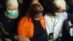 Momen Anak Nia Daniaty Tertunduk Berbaju Tahanan Polisi