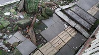 Tampak trotoar yang berada di Kelurahan Malabar, Kecamatan Lengkong ini rusak parah.