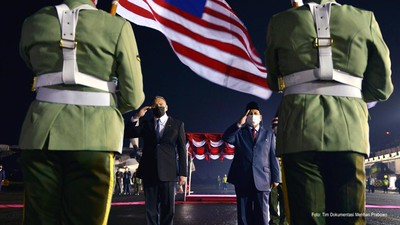 Prabowo Subianto Jemput Kedatangan Menhan Malaysia di Bandung