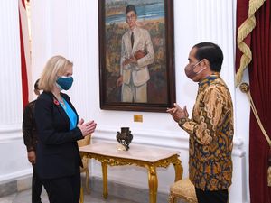 Bertemu Menlu Inggris di Istana, Jokowi Fokus Bahas 3 Hal Ini