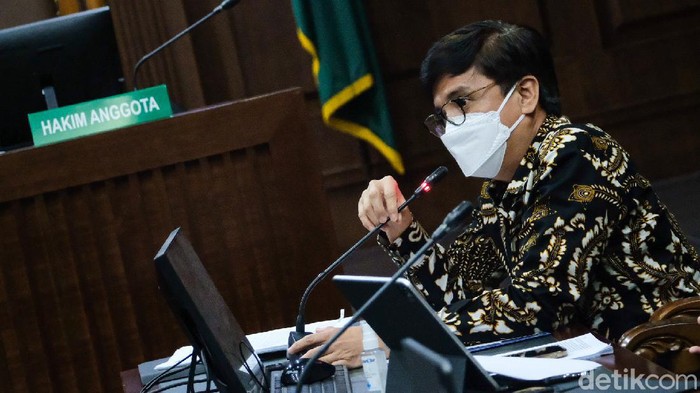 Sejumlah suster Carolus Boromeus bersaksi dalam sidang terdakwa eks Dirut Sarana Jaya Yoory Corneles. Sidang digelar terkait kasus korupsi lahan rumah DP Rp 0.