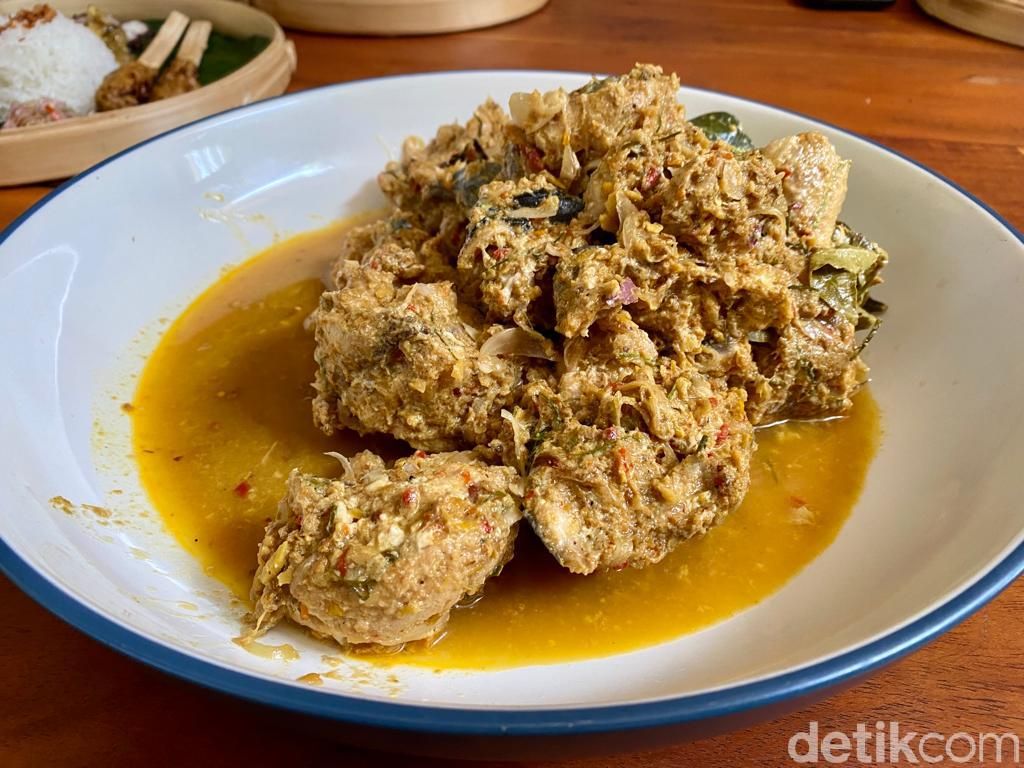 Gurih, Segar dan Sedap! Seafood Ngiyu di Dapur Tradisional Bali Moela