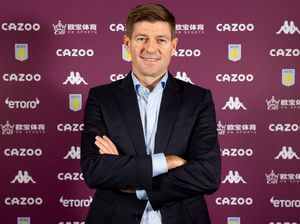 Cerita Gerrard Terima Pinangan Aston Villa Tanpa Pikir Panjang