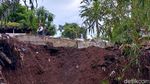 Terancam Longsor, Begini Kondisi Makam di TPU Cikutra Bandung
