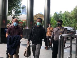 Tersangka Baru Kasus Suap Pajak Angin Prayitno Tiba di KPK