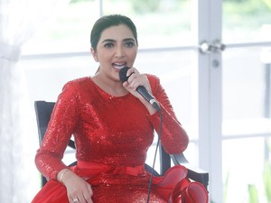 Ashanty Ajak Emak-emak Sosialita Beli Token ASIX
