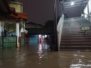 Hujan Deras, Warung Jati Barat II Jaksel Terendam Banjir